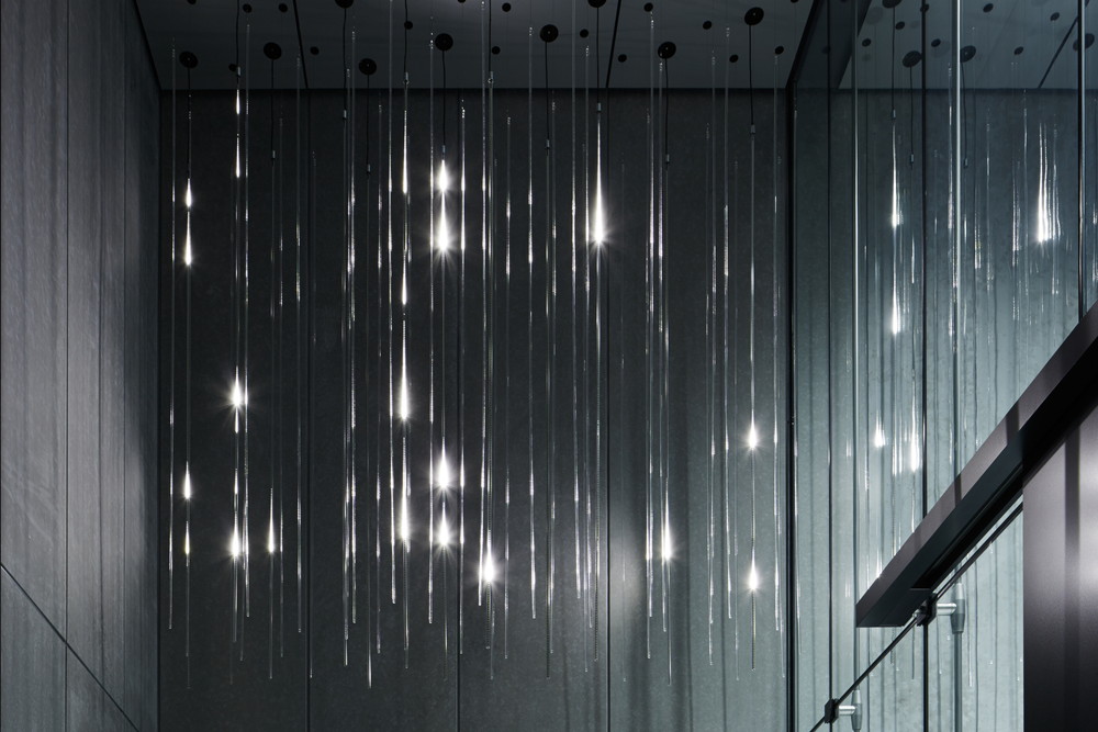 whiterain_chandelier_039.jpg