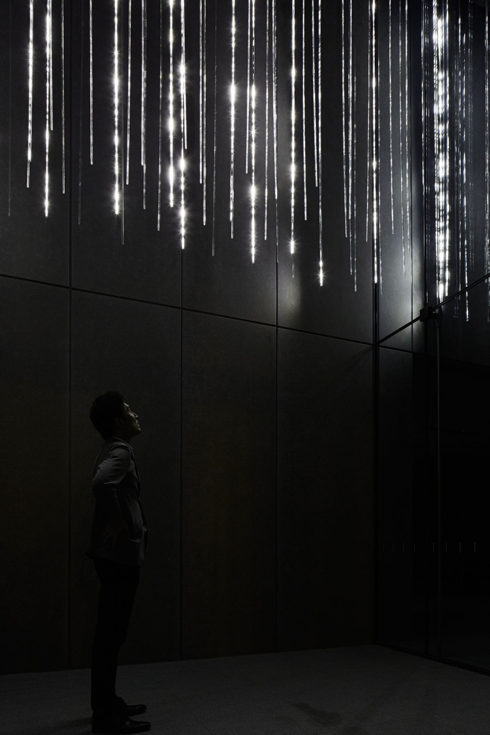 whiterain_chandelier_072.jpg