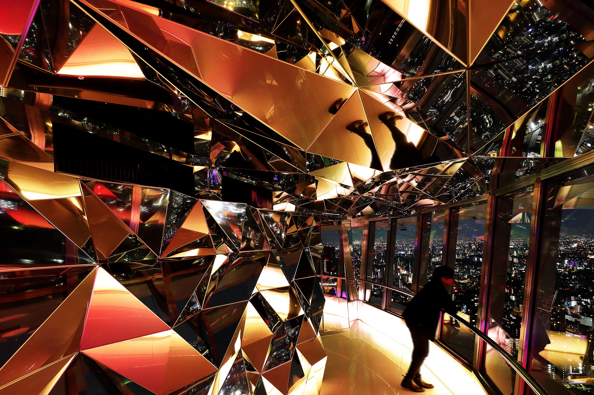 TokyoTowerTopDeck_02.jpg