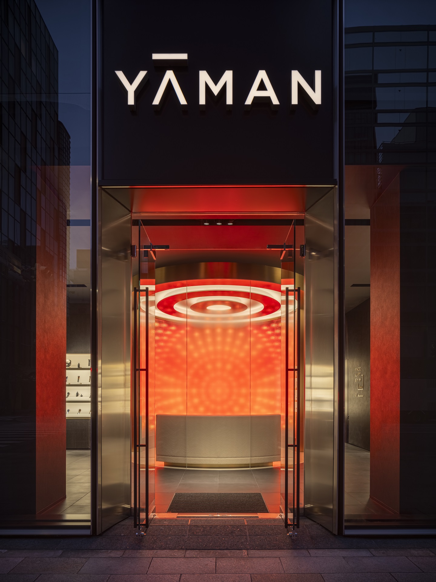 YA-MAN_the_store_GINZA_009.jpg